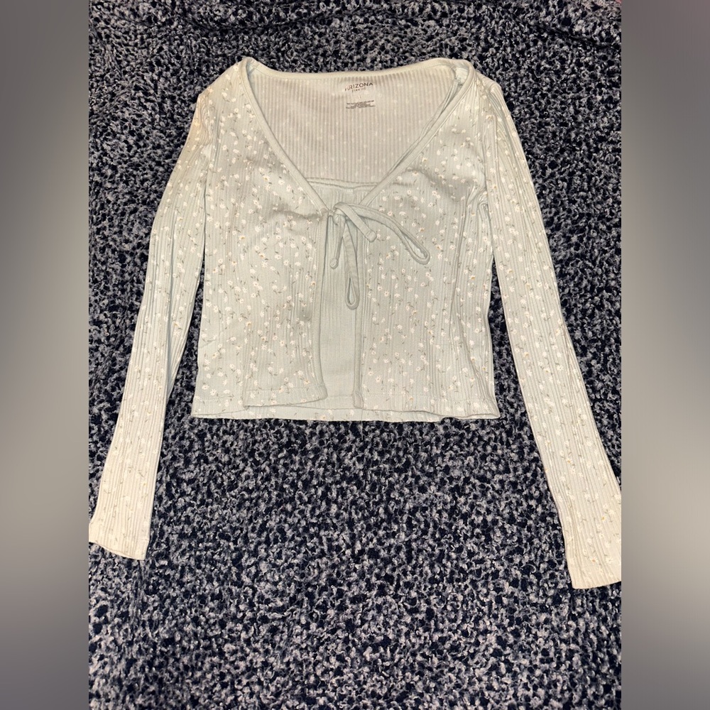Arizona Jean Co long sleeve ribbed tie with daisies